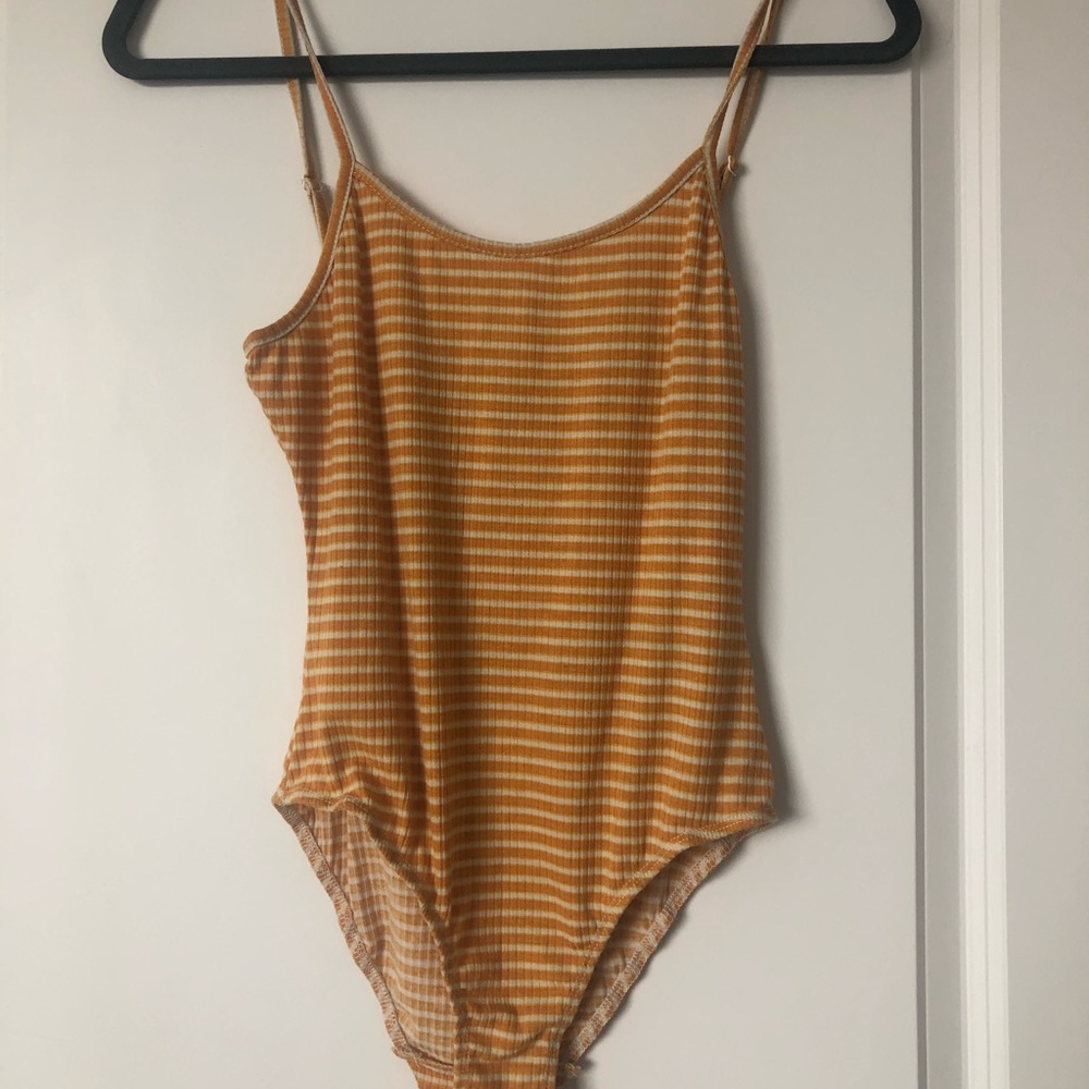 YELLOW AND WHITE BODYSUIT
